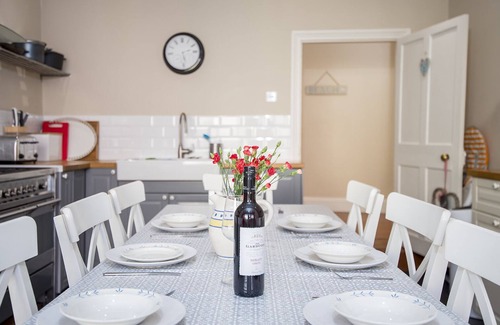 Manorbier Cottage | Ty Mor, Holiday Cottage Manorbier, Sleeps 8, 4 bedrooms, bathrooms