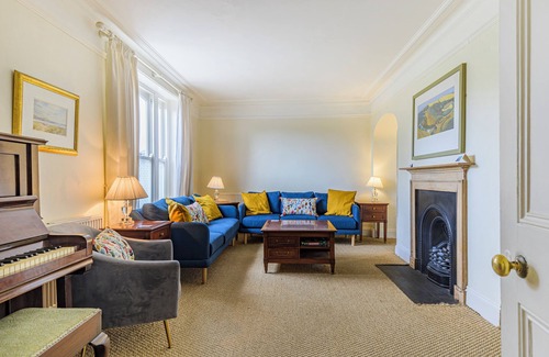 Manorbier Cottage | Ty Mor, Holiday Cottage Manorbier, Sleeps 8, 4 bedrooms, bathrooms