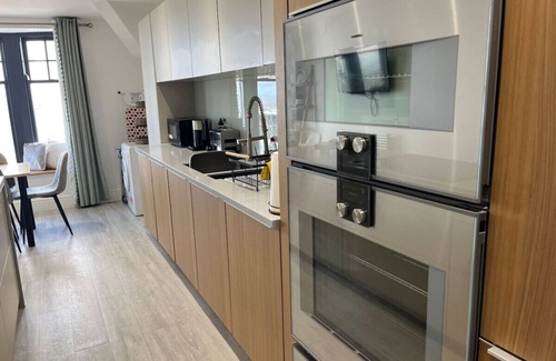 Penarth Apartment | Ty Mor Studio Apartment Penarth