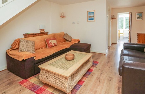 Pencader Cottage | TY NANT, family friendly, with a garden in Llanllwni