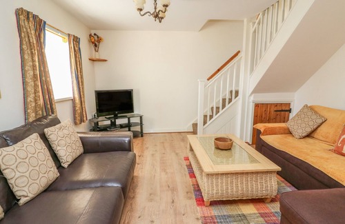 Pencader Cottage | TY NANT, family friendly, with a garden in Llanllwni