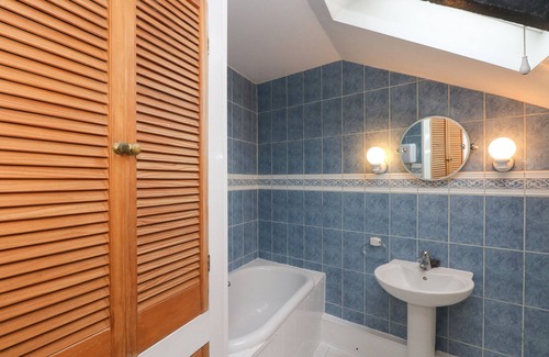 Llanpumsaint Cottage | TY NEWYDD, pet friendly, character holiday cottage in Carmarthen