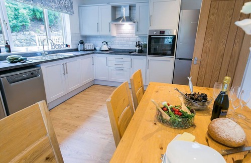 Pentraeth Apartment | Ty'r Ardd - a ground floor bedroom that sleeps 7 guests in 4 bedrooms