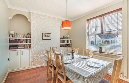Kidwelly House | Ty'r Ystrad