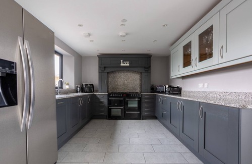Rhosybol House | Ty Rhos Newydd: Stunning pet-friendly, family retreat on Anglesey
