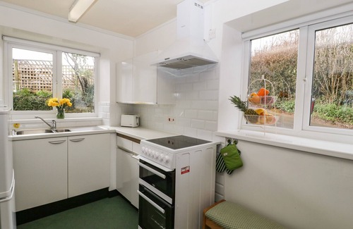 Llanfihangel Tal-y-llyn House | TY TWMP/TUMP COTTAGE, with a garden in Tal-Y-Bont-On-Usk