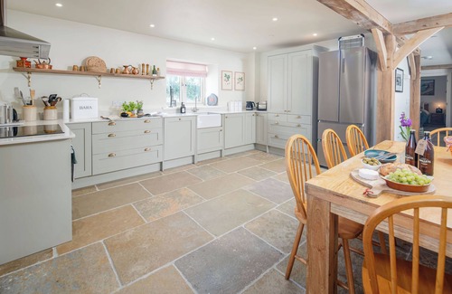 Haverfordwest Cottage | TY TYLLUAN, character holiday cottage, with open fire in Camrose