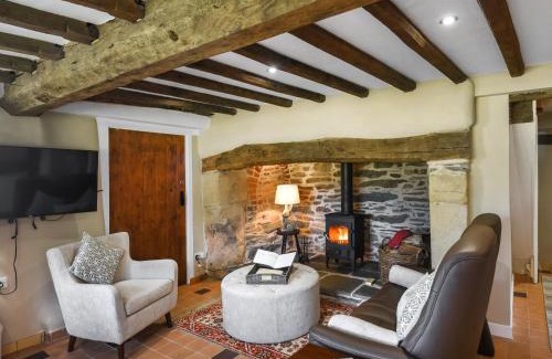 Acrefair House | Ty-Ucha Cottage