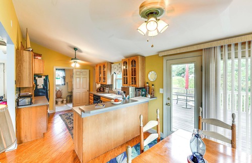 Tyaskin Cottage | Tyaskin Retreat w/Deck - Across From the Water!
