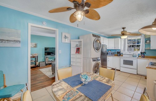 Tybee Island House | Tybee Lighthouse Cottage (B): Walk to the Beach!