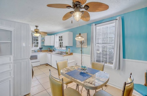 Tybee Island House | Tybee Lighthouse Cottage (B): Walk to the Beach!