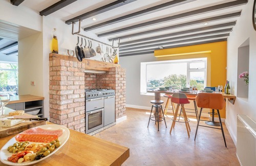 Llysfaen House | Tyddyn Elidir - Three Bedroom House, Sleeps 6