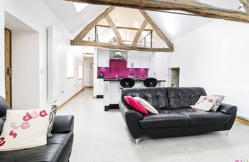Denbigh Cottage | TYDDYN ISA, family friendly, with open fire in Denbigh