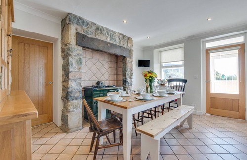 Garn Fadryn House | Tyddyn Llŷn - Four Bedroom House, Sleeps 8