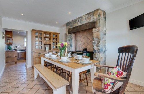 Garn Fadryn House | Tyddyn Llŷn - Four Bedroom House, Sleeps 8