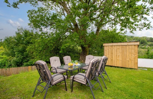 Llanfynydd House | Tyisaf - Three Bedroom House, Sleeps 5