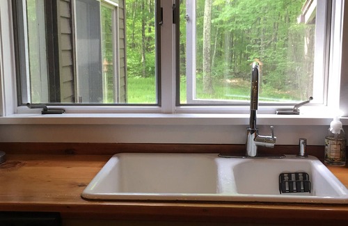 Roxbury House | Tyler Hill - Catskill Country Getaway - Minutes to Wedding Venues