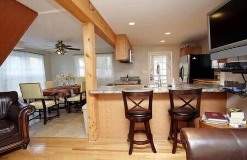 Spofford House | Tyler House, 4 Bedrooms, 2 Bathrooms, House to steps to Lake Spofford