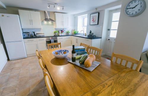Moelfre House | Tyn Lon