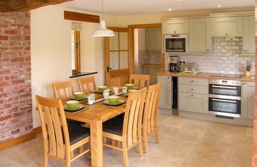 Ruthin Cottage | TYN Y CELYN CANOL, family friendly, luxury holiday cottage in Ruthin