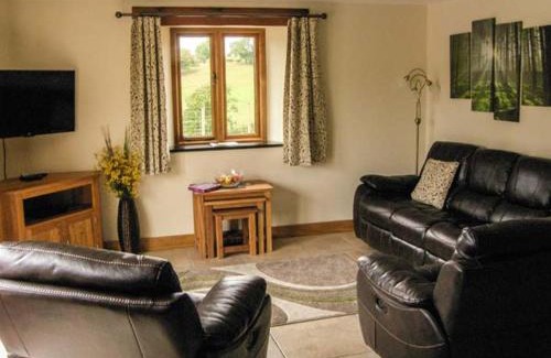 Ruthin House | Tyn Y Celyn Canol