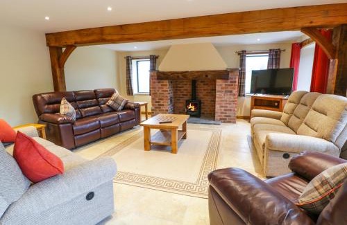 Ruthin House | Tyn Y Celyn Isaf