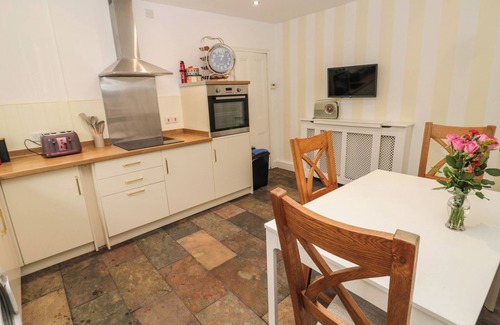 Bellingham House | TYNE VIEW COTTAGE, pet friendly, with a garden in Bellingham