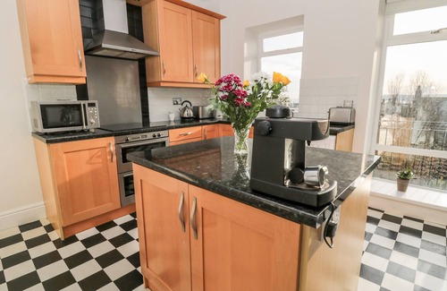 Tynemouth Cottage | TYNEMOUTH VILLAGE PENTHOUSE, family friendly in Tynemouth