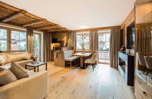 Holzgau Apartment | Type 2 -1 bedroom, DG, 2-4 Pax - Pepi's Suites Lechtal Apartments