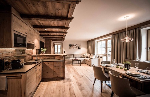 Holzgau Apartment | Type 2 -1 bedroom, DG, 2-4 Pax - Pepi's Suites Lechtal Apartments