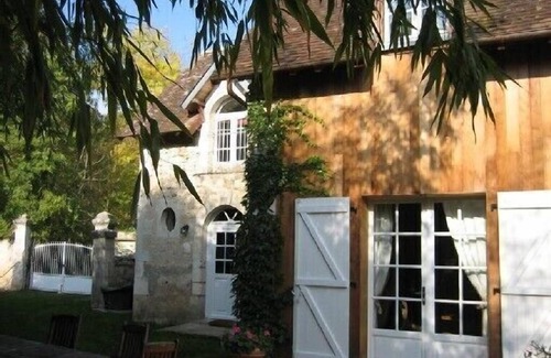 Cloyes-les-Trois-Rivieres Cottage | Typical house in the middle of the woods. private pool. 4 *