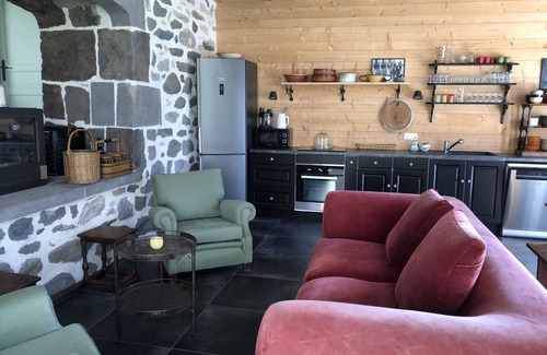 Oradour House | Typical Cantal house in pretty village at 1000m altitude! Comfort/cosy