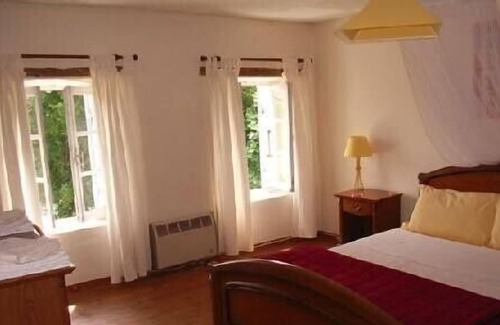 Champdolent House | Typical Charente house in the middle of nature, 20 km away from the sea.
