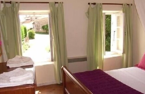Champdolent House | Typical Charente house in the middle of nature, 20 km away from the sea.