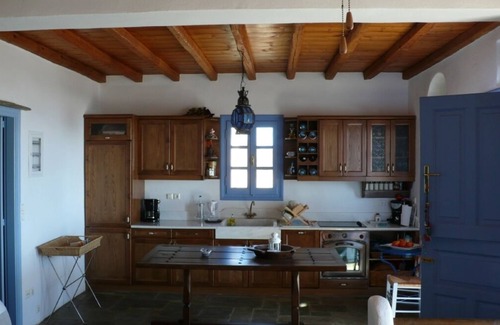Tinos Villa | Typical charming Cyclades house with a stunning view on the sea