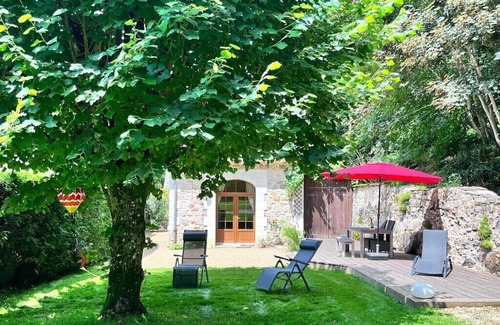 Gennes-Val-de-Loire House | Typical Loire Valley stone house near Saumur, 2-4 people, quiet