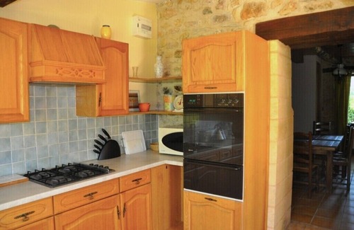 Anglars-Nozac House | Typical Lotoise house set in lush greenery with private pool.