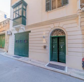 Floriana House | Typical Maltese town house just outside Valletta