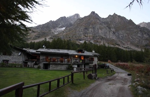 Courmayeur Ski Chalet | Typical mountain hut.