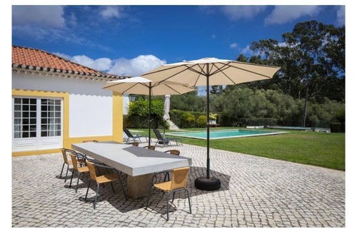 Santa Maria e Sao Miguel House | Typical Portuguese country house with pool 'Quinta do Pé Descalço'