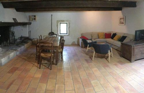 Maussane-les-Alpilles House | typical provencal farm in an exceptional natural site, the alpilles park - 8 people.
