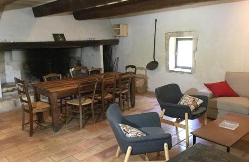 Maussane-les-Alpilles House | typical provencal farm in an exceptional natural site, the alpilles park - 8 people.
