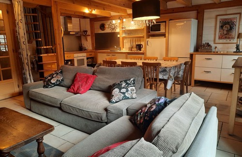 Antignac House | TYPICAL PYRENEAN CHALET BARN, ENCLOSED GARDEN, 5 MINS FROM LUCHON