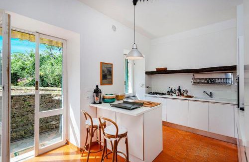 Nozarego Villa | Typical renovated house with sea views