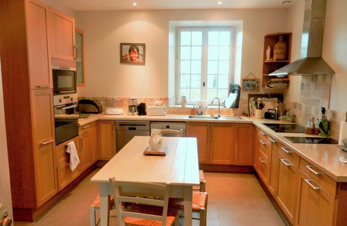 Mouzay House | Typical touraine farm in rural surroundings with lake, woods and swimming-pool.
