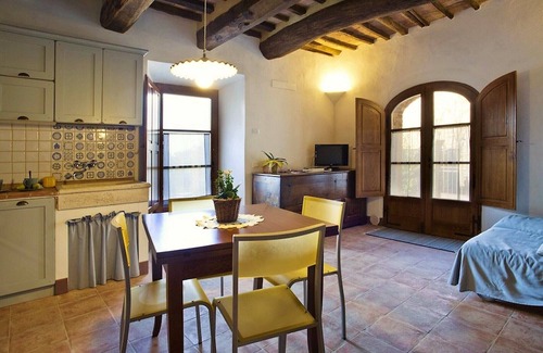 Monticiano Apartment | Typical Tuscan residence in an ancient village on the outskirts of Siena