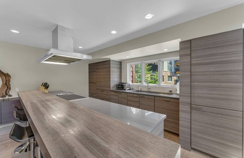 Vail Apartment | Tyrolean Penthouse in Vail Village - amenities access, walk to everything! Available for NYE!