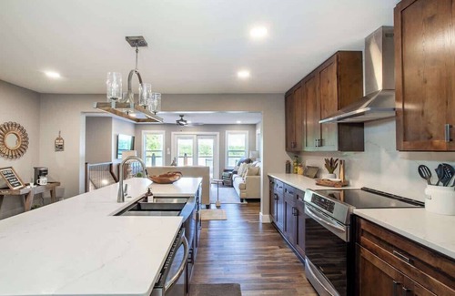 Lenoir City House | TyrrellsPass Lake Home Lenoir City (Fort Loudon)