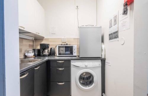Varkaus Apartment | Tyylikäs City studio, Terassi ja ilmainen parkki Vanha Postitalo