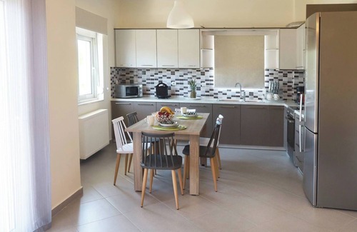 Perivolia Apartment | Tzei House - 5min drive to beach